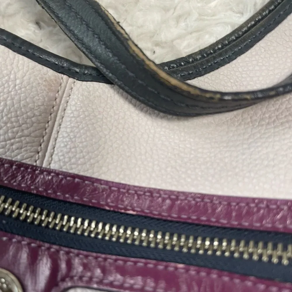 Coach Pebbled Leather Beige shoulder/Hobo Bag navy blue & burgundy straps & trim